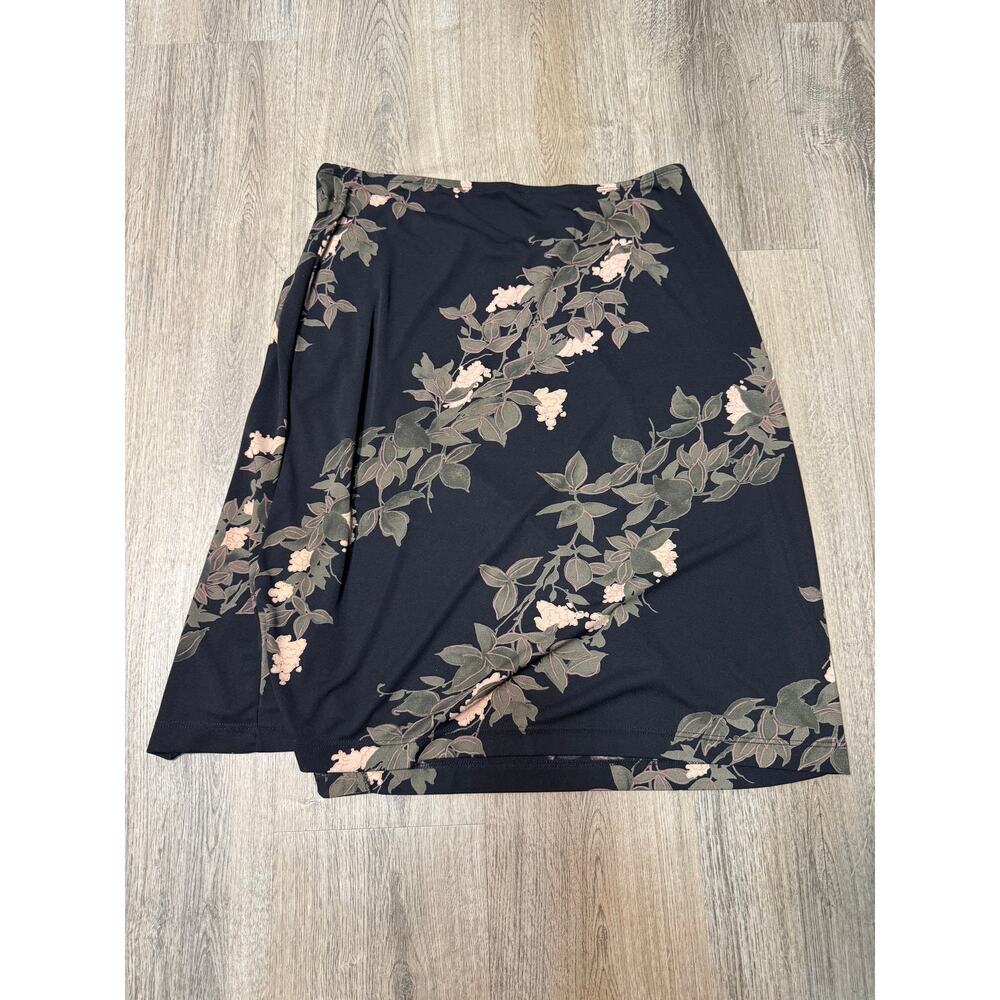 Y2K BCBG Black A-Line Skirt with Blush Floral Print - Picture 4 of 4